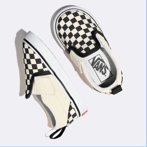 Toddlers slip in checkered vans